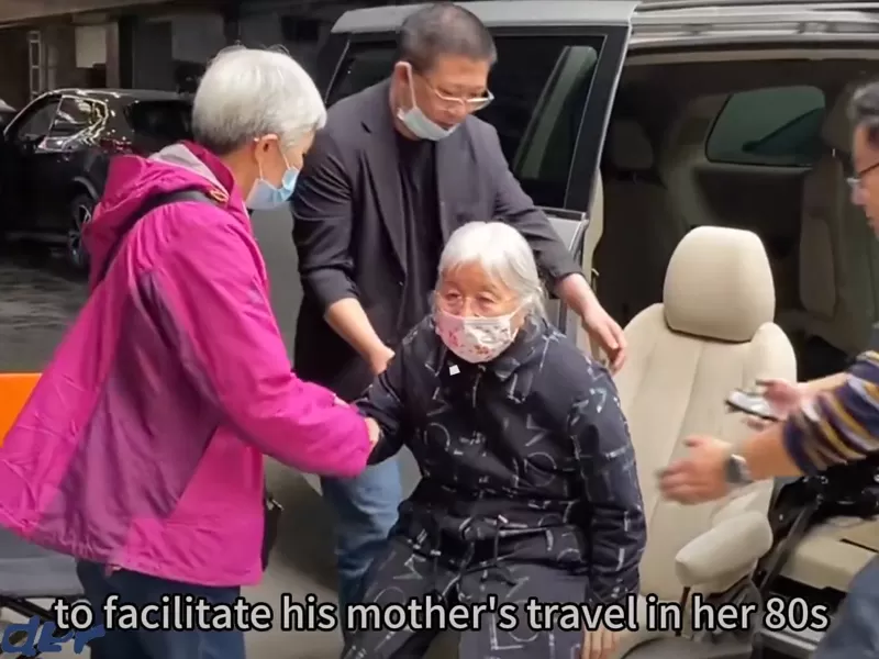 Sedile girevole modificato proprietario Buick GL8 per sua madre negli anni '80