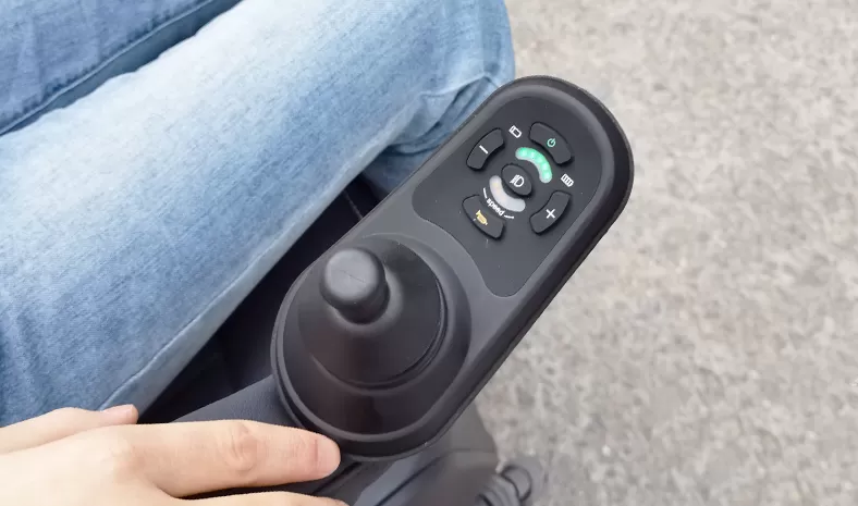 Interruttore di controllo del bracciolo del sedile