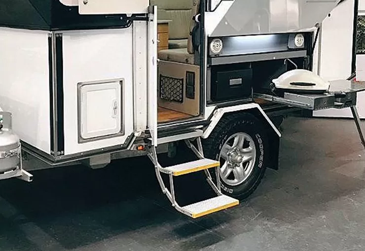 Doppio gradino pieghevole elettrico serie ES-F-D