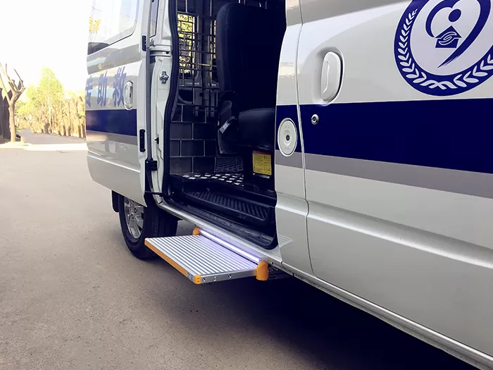 Caratteristiche del gradino scorrevole Xinder-Tech