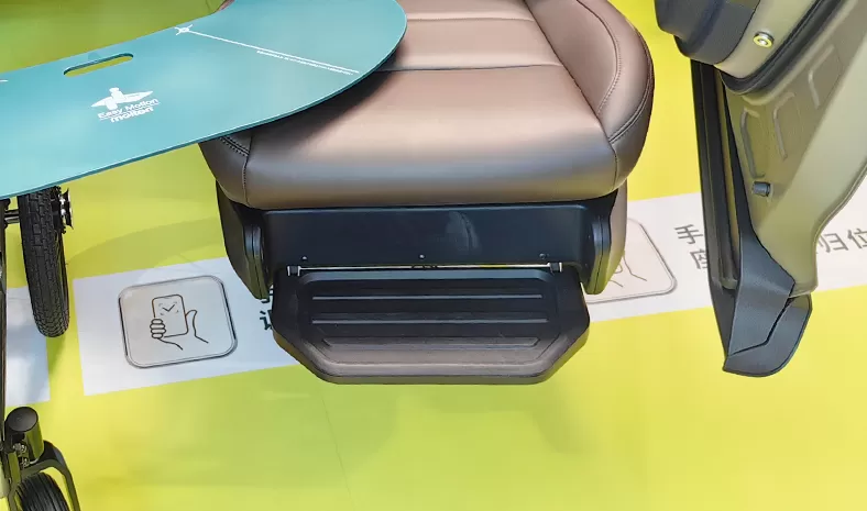 Poggiapiedi pieghevole