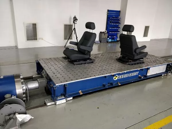 sout-programmable-swivel-seat-passed-eu-r17-impact-test-4.jpg