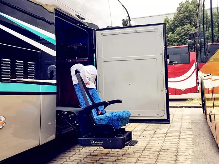 Principio di funzionamento dei sedili girevoli degli autobus