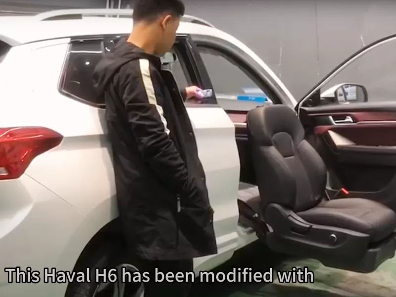 Questo Haval H6 modificato con sedile girevole Xinder-Tech