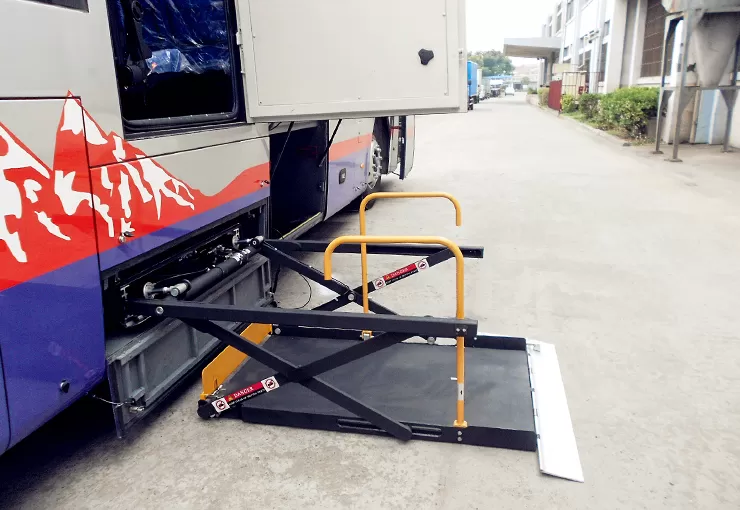 uvl 700ii 1300ii 1600ii h wheelchair lift in luggage 3