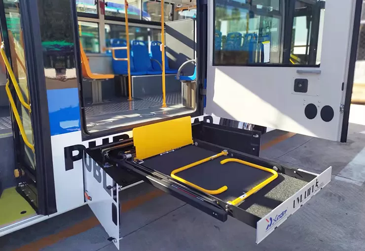 uvl 700ii 1300ii 1600ii h wheelchair lift in luggage 5